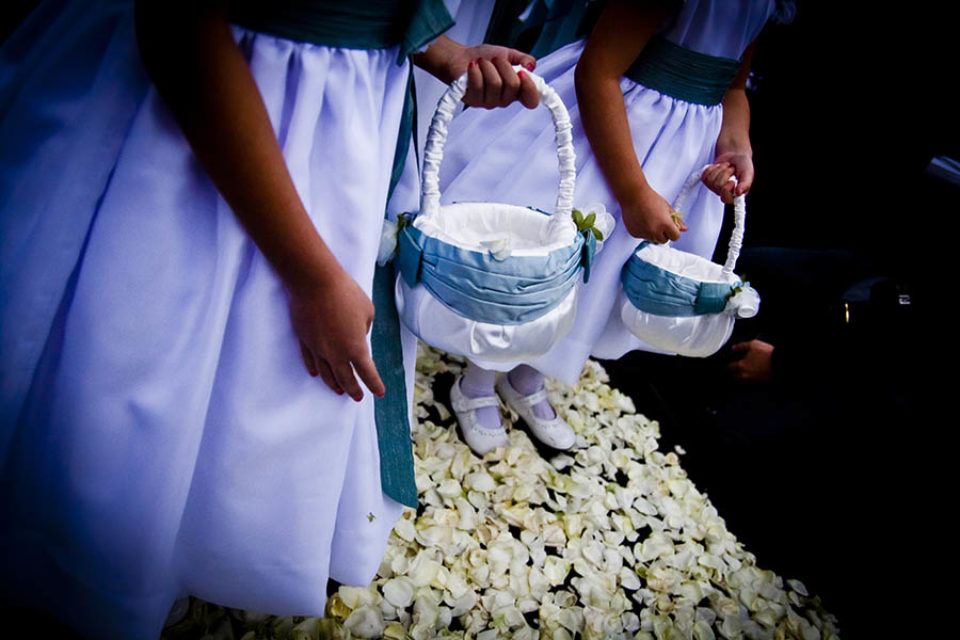 Halong Bay Wedding - flower girls