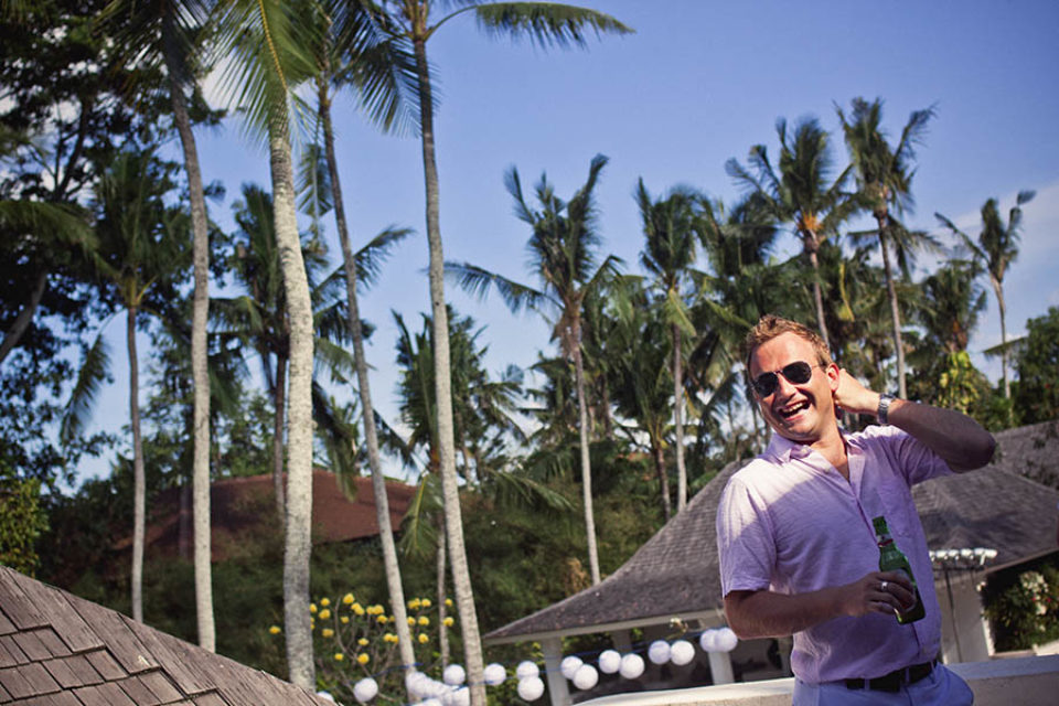 Best man drinking beer