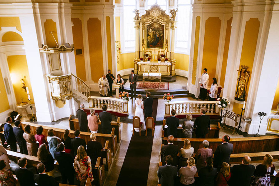 Overview of a church wedding ceremony in Bernau