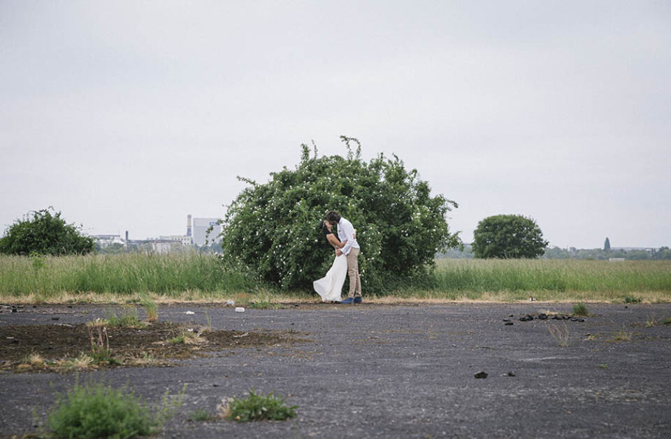 Couple shoot in Tempelhofer Feld