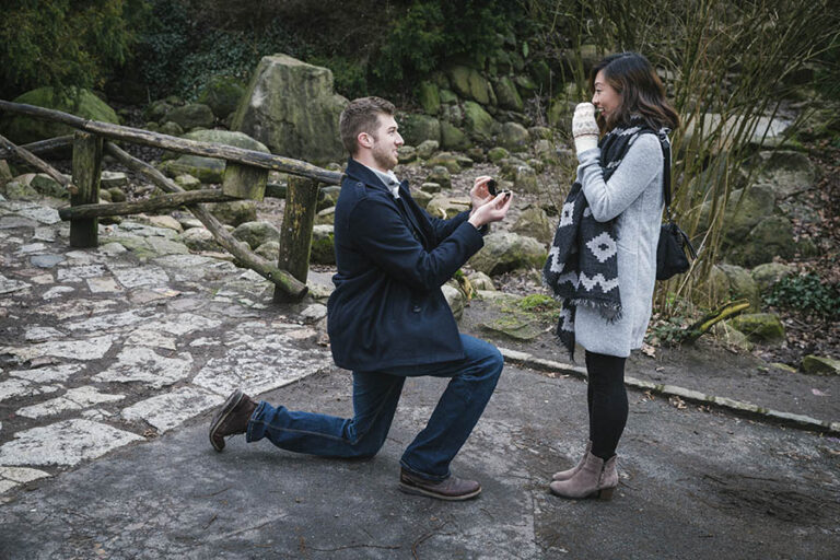 Surprise Proposal Photographer - boyfriend proposing to girlfriend
